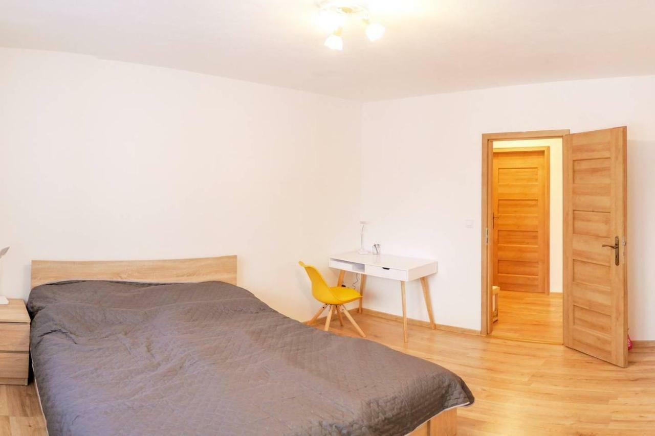 2 Bedroom Flat In The Heart Of Liptovsky Mikulas Exterior photo