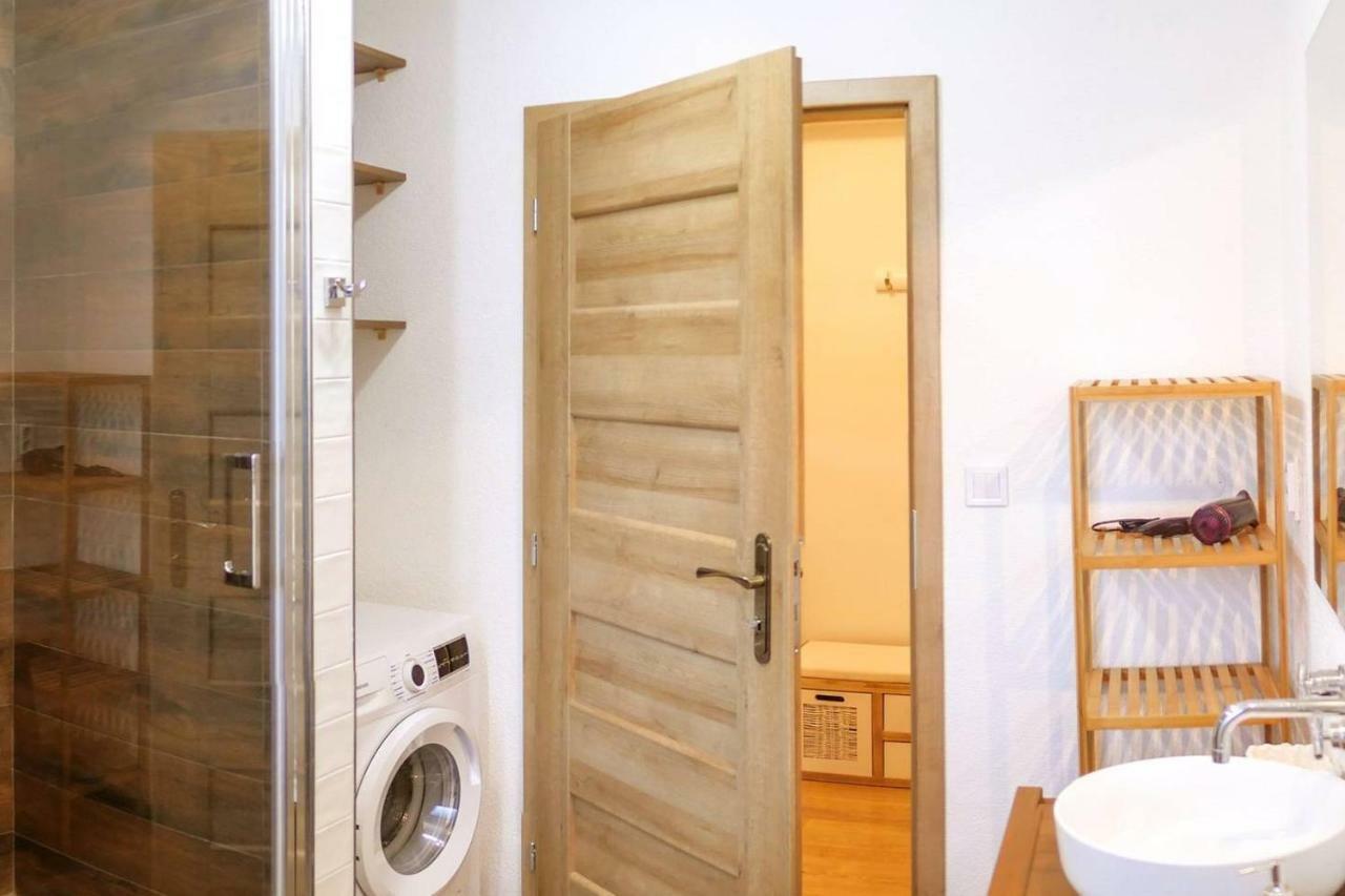 2 Bedroom Flat In The Heart Of Liptovsky Mikulas Exterior photo